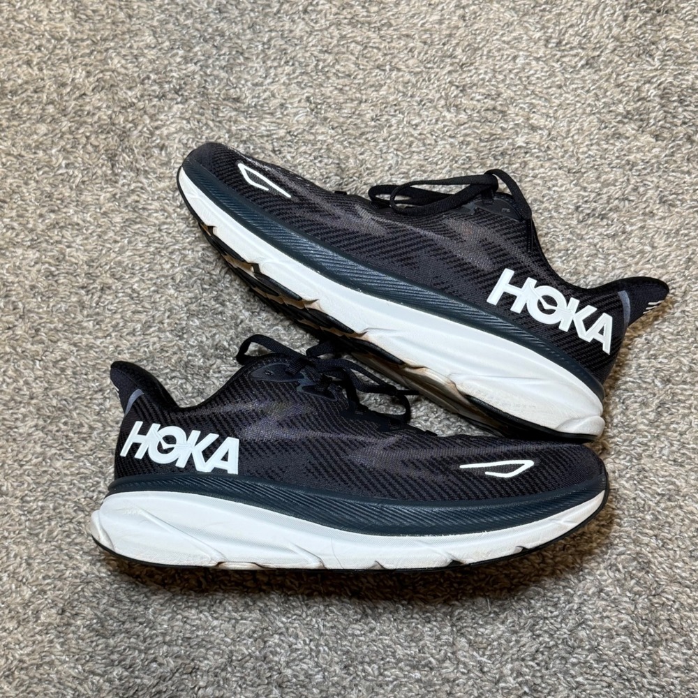 Hoka Clifton 9 Black White Running Shoes 1127896 BWHT Womens 9B
